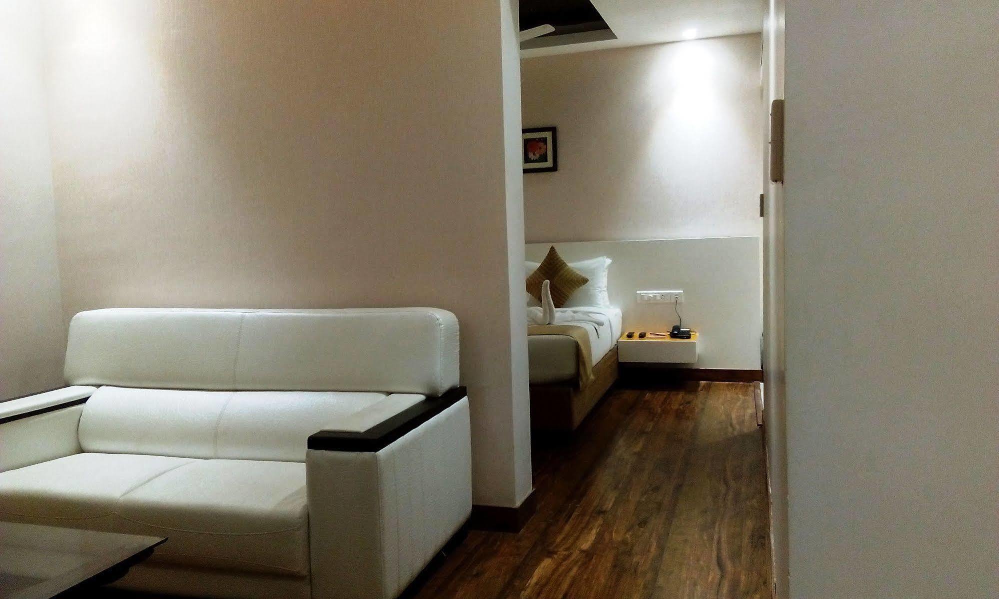 Mango Hotels Prangan Бхубанешвара Экстерьер фото